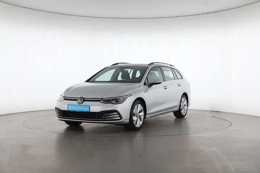 Gebraucht VW Golf VIII Style 190 PS (139 kW) 2022 Reflexsilber Kombi