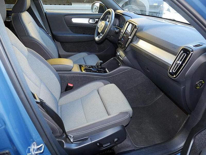 Gebraucht Volvo XC40 Plus 163 PS (119 kW) 2024 Fjord blue SUV