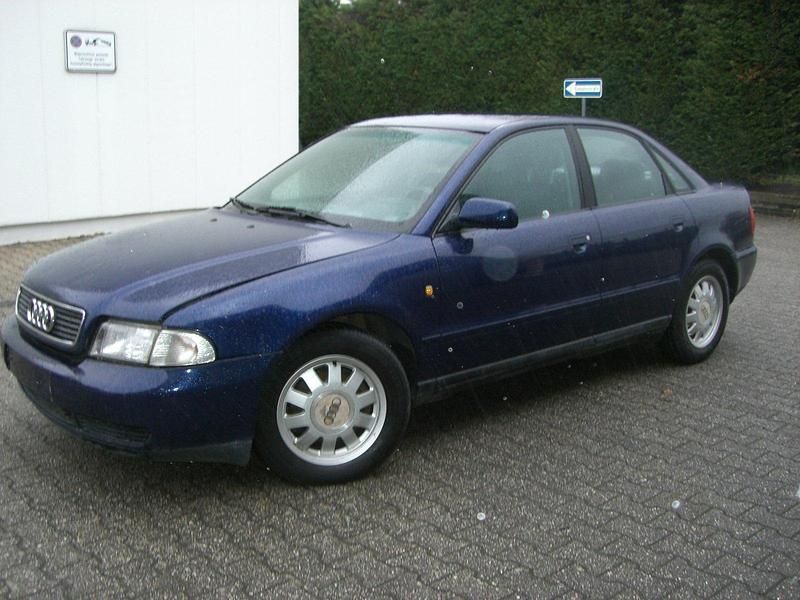 Gebraucht Audi 80 110 PS (80 kW) 1997 Blau Limousine