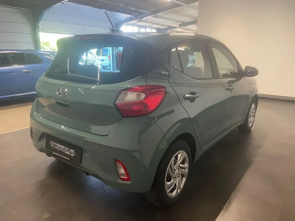 Gebraucht Hyundai i10 Select 67 PS (49 kW) 2022 Grün Kleinwagen