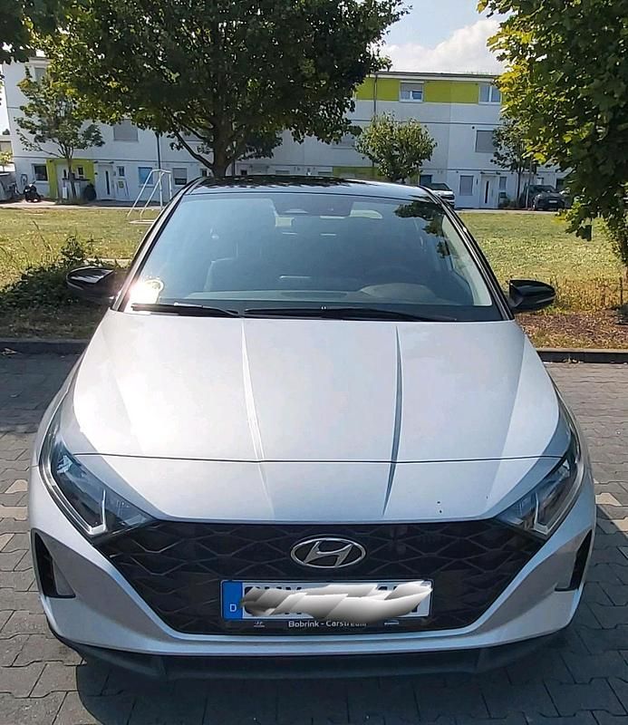Silber Gebraucht 2020 Hyundai i20 Limousine | 11.350 € (Guter Preis) - Bild 1/4