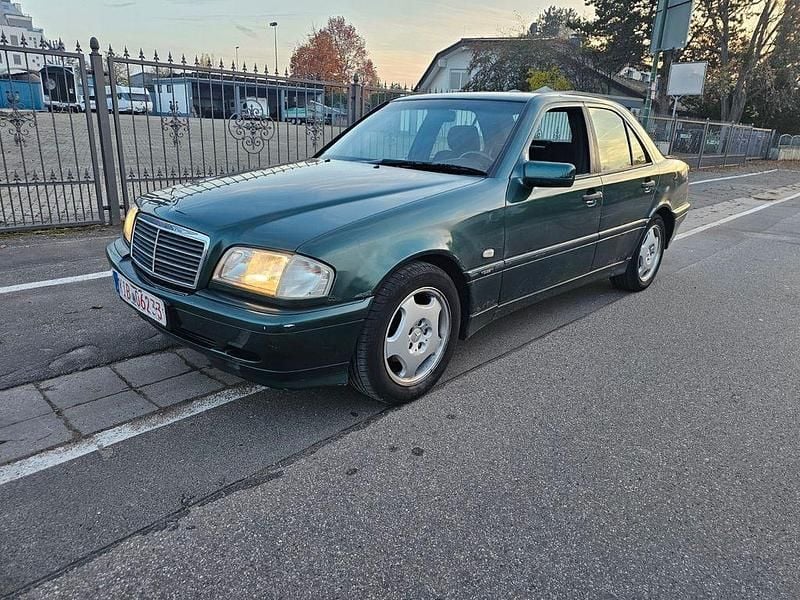 Gebraucht Mercedes C180 122 PS (89 kW) 1999 Grün Limousine