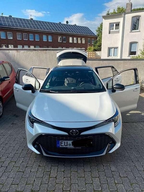 Weiß Gebraucht 2019 Toyota Corolla Sport Kombi | 20.100 € (Superpreis) - Bild 1/4