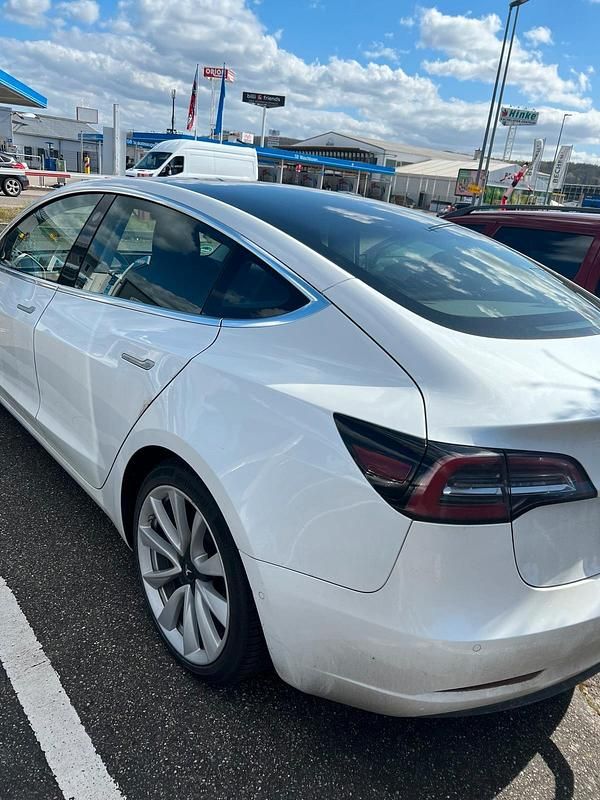 Gebraucht Tesla Model 3 335 kW (456 PS) 2020 Weiß Limousine