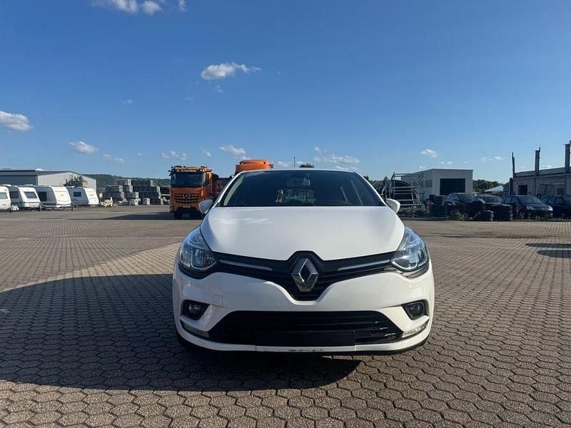 Weiß Gebraucht 2019 Renault Clio IV Collection Limousine | 9.200 € (Guter Preis) - Bild 1/4