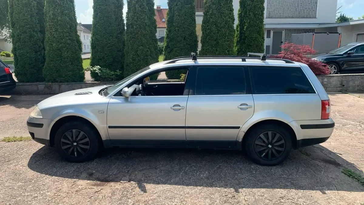 Gebraucht VW Passat 101 PS (74 kW) 2003 Silber Kombi