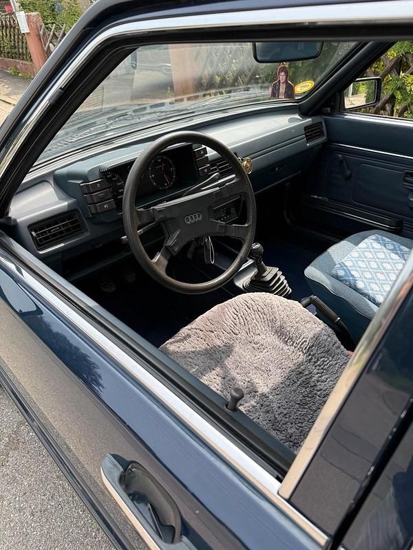 Second-hand Audi 80 75 CP (55 kW) 1984 Albastru Berlinǎ