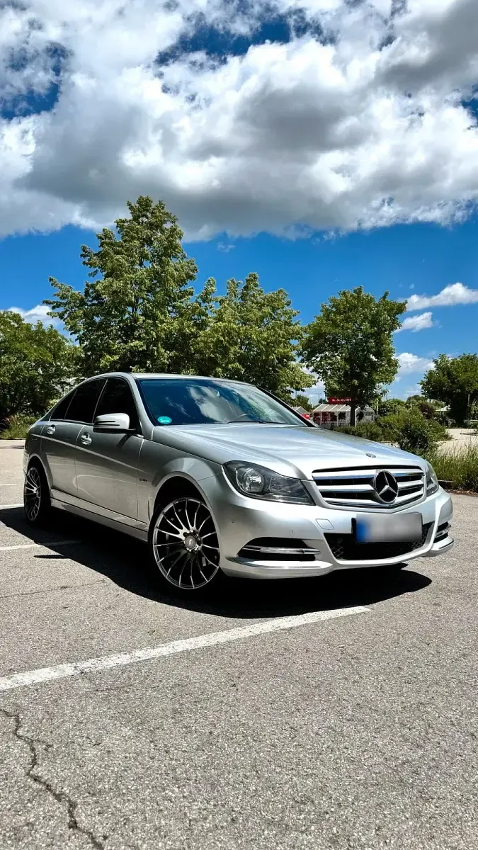 Gebraucht Mercedes C220 Avantgarde 170 PS (125 kW) 2012 Silber Limousine