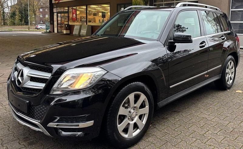 Schwarz/baltic black metallik Gebraucht 2014 Mercedes GLK220 SUV | 15.799 € (Fairer Preis) - Bild 1/4