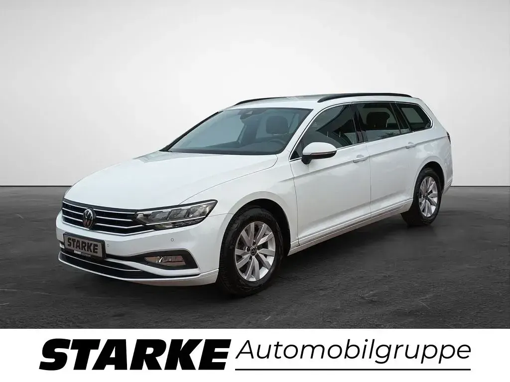 Gebraucht VW Passat Business 150 PS (110 kW) 2024 Weiß (gletscherweiß metallic) Kombi