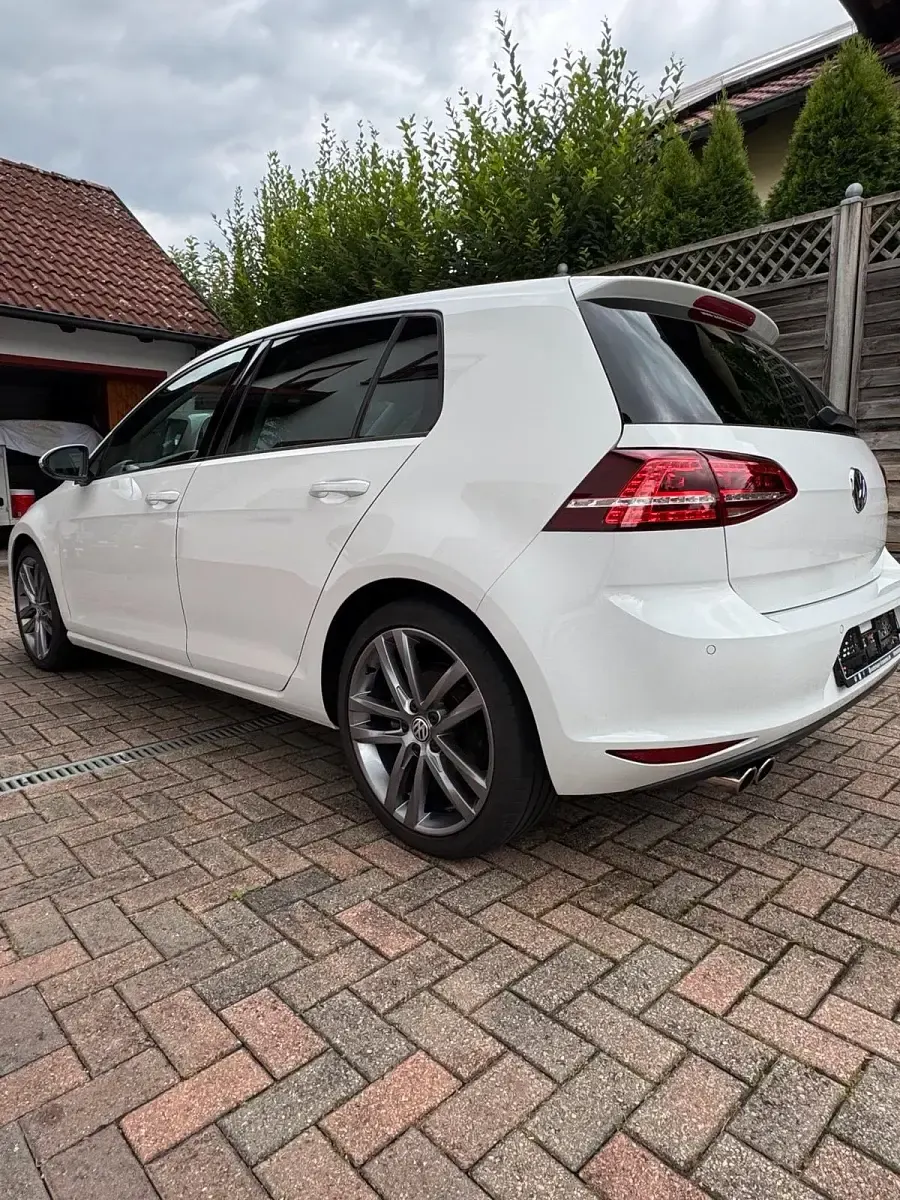 Gebraucht VW Golf VI Highline 140 PS (102 kW) 2011 Weiß Kleinwagen