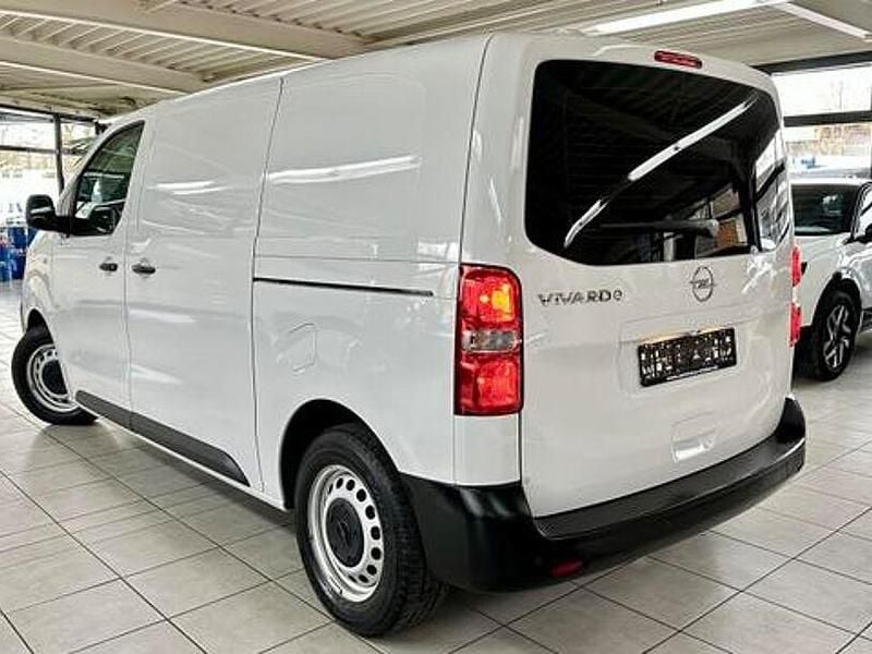 Gebraucht Opel Vivaro-e Combi 100 kW (136 PS) 2022 Weiß Van