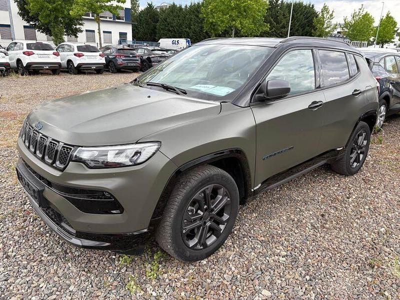 Grün Gebraucht 2022 Jeep Compass SUV | 28.470 € (Fairer Preis) - Bild 1/4