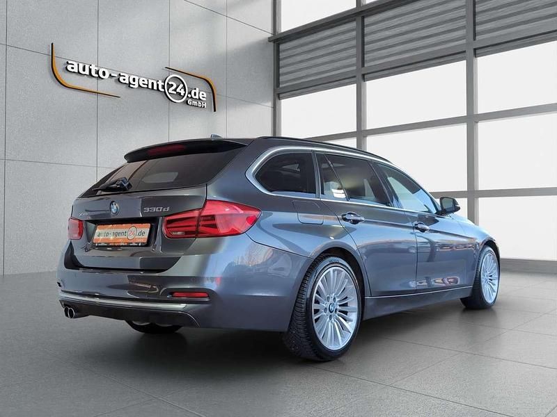 Gebraucht BMW 330 Luxury Line 258 PS (189 kW) 2018 Mineralgrau metallic Kombi