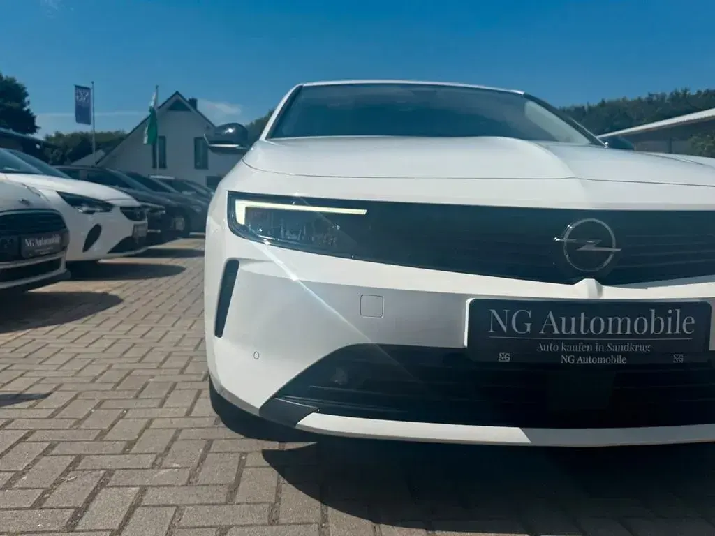 Gebraucht Opel Astra Elegance 131 PS (96 kW) 2023 Weiß Kleinwagen