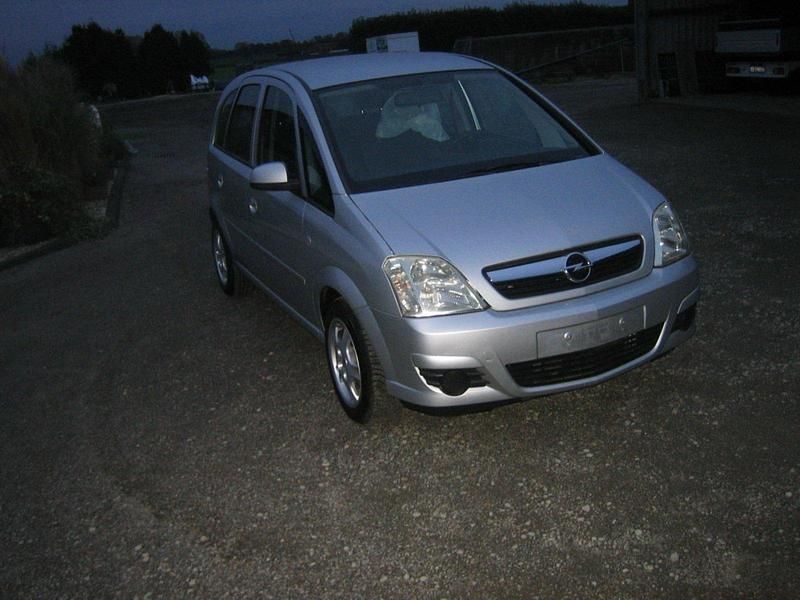 Silber Gebraucht 2010 Opel Meriva Eco Van / Kleinbus | 3.150 € (Guter Preis) - Bild 1/4
