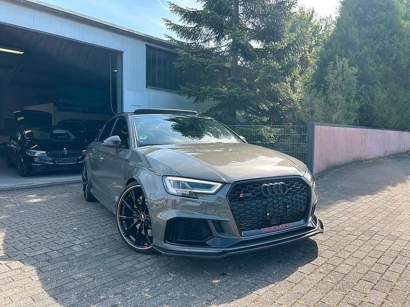 Grau Gebraucht 2019 Audi RS3 Comfort Kleinwagen | 47.300 € (Fairer Preis) - Bild 1/4