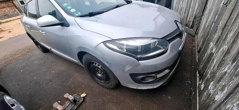 Silber Gebraucht 2014 Renault Mégane GrandTour Kombi | 2.900 € - Bild 1/4