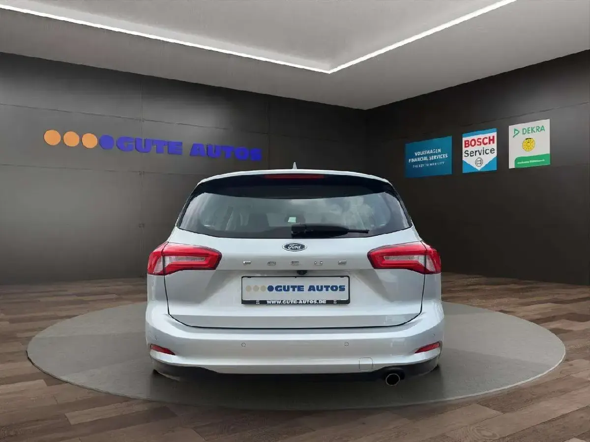 Gebraucht Ford Focus Cool & Connect 125 PS (91 kW) 2022 Polarsilber metallic Kombi