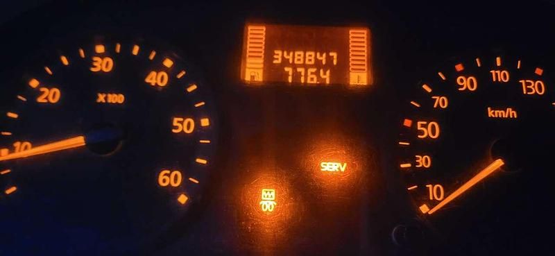 Gebraucht Renault Trafic Komfort 114 PS (83 kW) 2008 Silber Van / Kleinbus