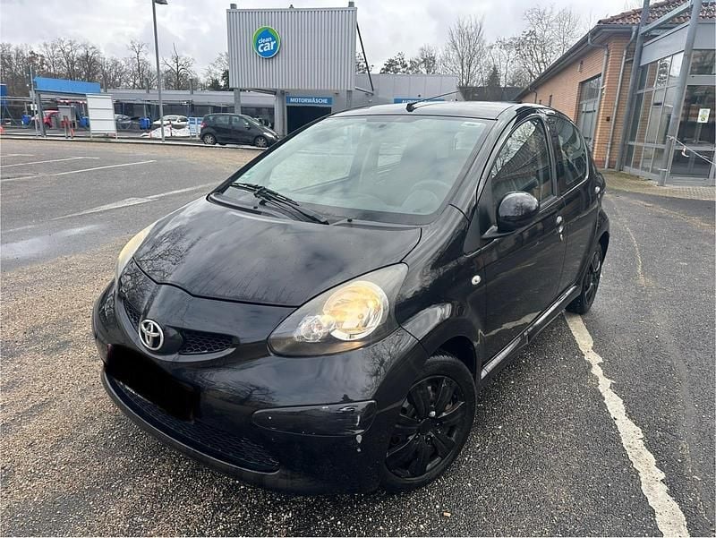 Gebraucht Toyota Aygo 65 PS (47 kW) 2007 Schwarz Kleinwagen
