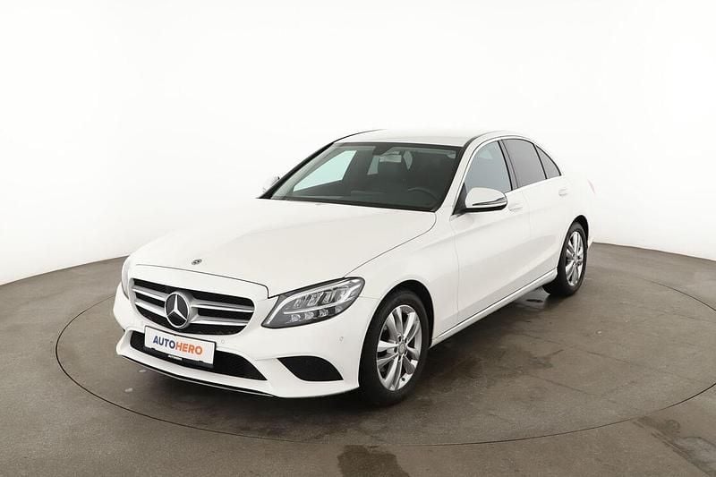 Gebraucht Mercedes C180 Avantgarde 156 PS (114 kW) 2019 Weiß Limousine