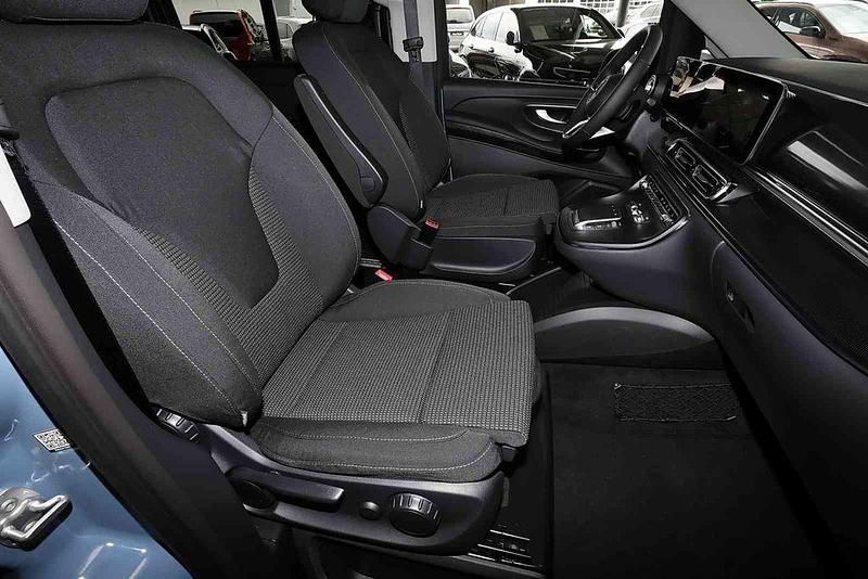 Gebraucht Mercedes V300 Style 237 PS (174 kW) 2025 Vintageblau Van / Kleinbus