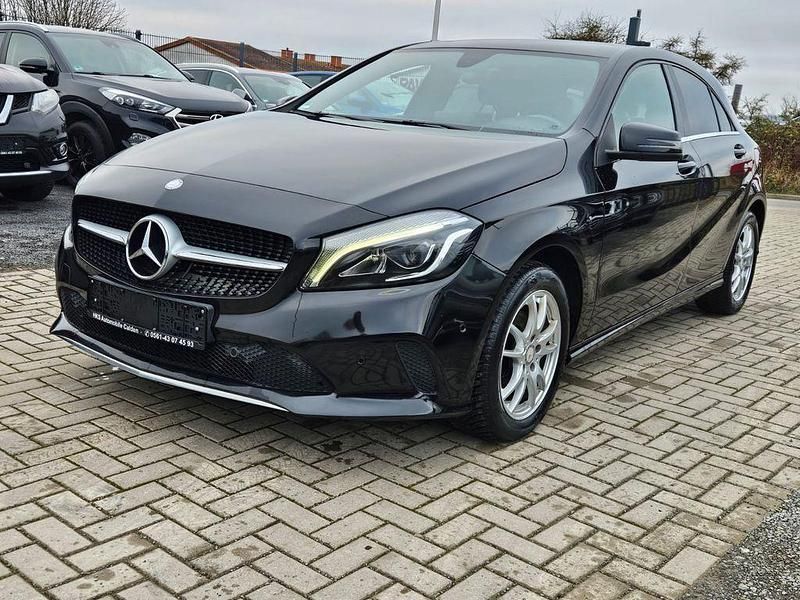 Schwarz Gebraucht 2016 Mercedes A180 Limousine | 12.950 € (Fairer Preis) - Bild 1/4