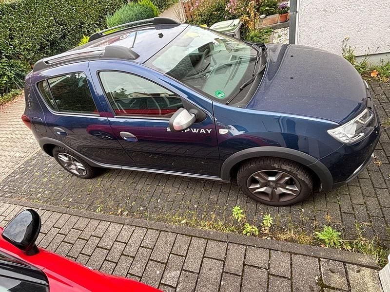 Blau Gebraucht 2019 Dacia Sandero Stepway Kleinwagen | 10.100 € (Guter Preis) - Bild 1/4