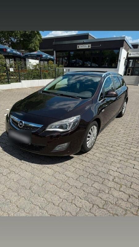 Braun Gebraucht 2011 Opel Astra Kombi | 4.300 € (Guter Preis) - Bild 1/4