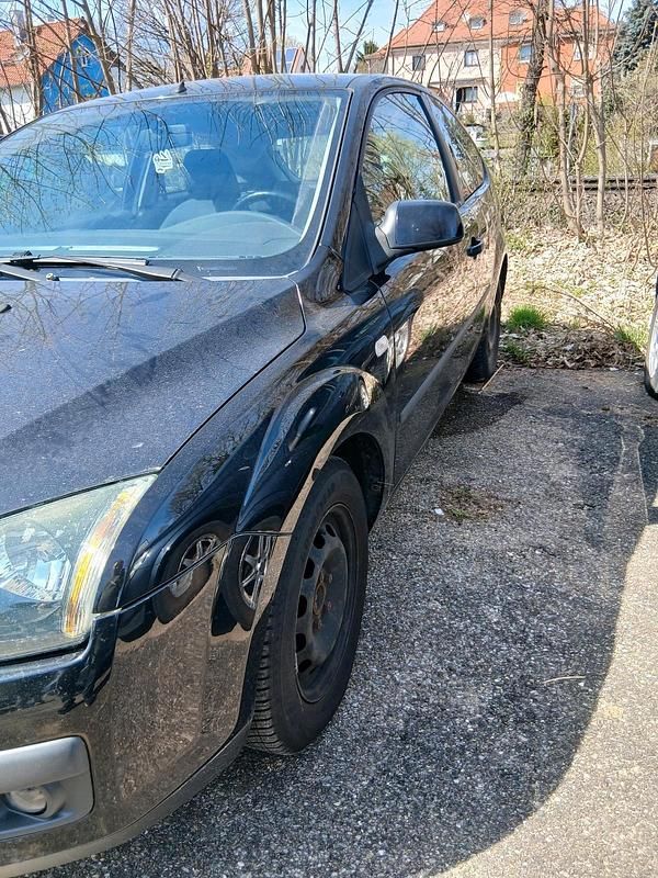 Gebraucht Ford Focus 86 PS (63 kW) 2005 Schwarz Coupé