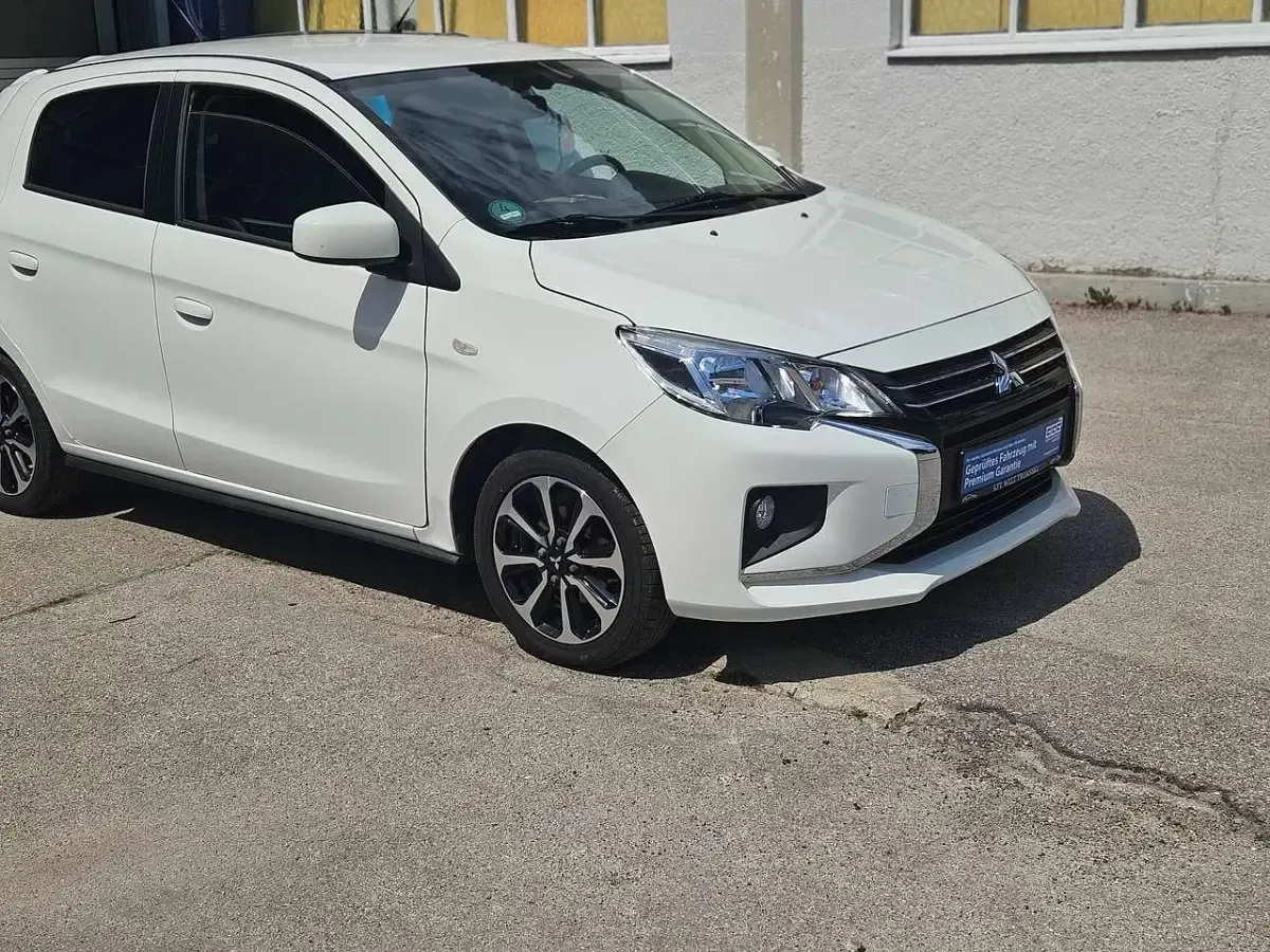 Gebraucht Mitsubishi Space Star Top 71 PS (52 kW) 2021 Islandweiss (s) Kleinwagen