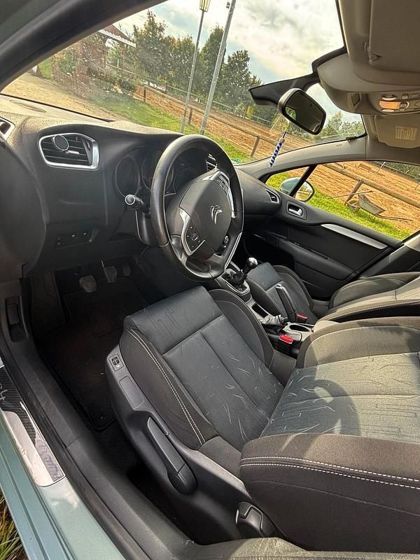 Gebraucht Citroën C4 120 PS (88 kW) 2011 Grün Limousine