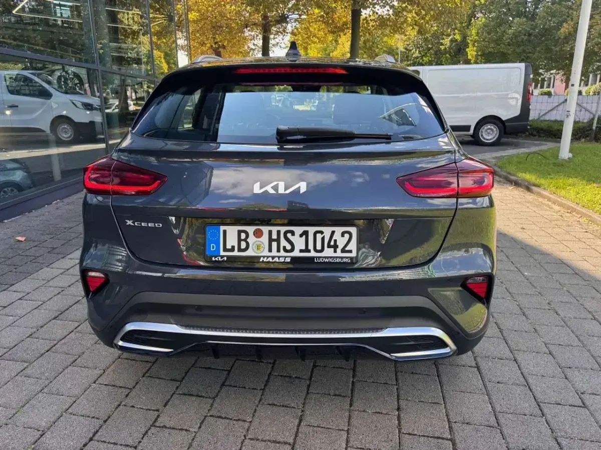 Używany Kia XCeed Vision 99 KM (72 kW) 2025 Szary SUV