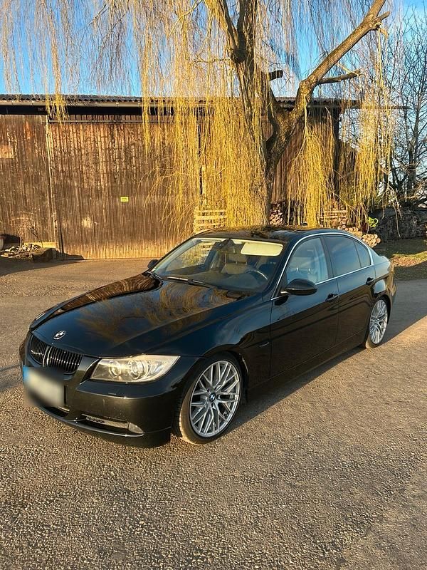 Gebraucht BMW 325 218 PS (160 kW) 2008 Schwarz Limousine
