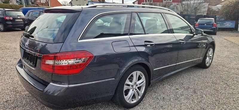 Second-hand Mercedes E250 204 CP (150 kW) 2010 Gri Break