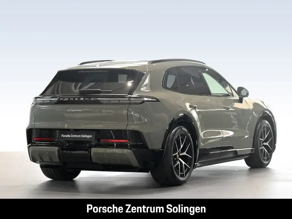 Gebraucht Porsche Cayenne Electric Chrono 325 kW (442 PS) 2026 Gruen SUV