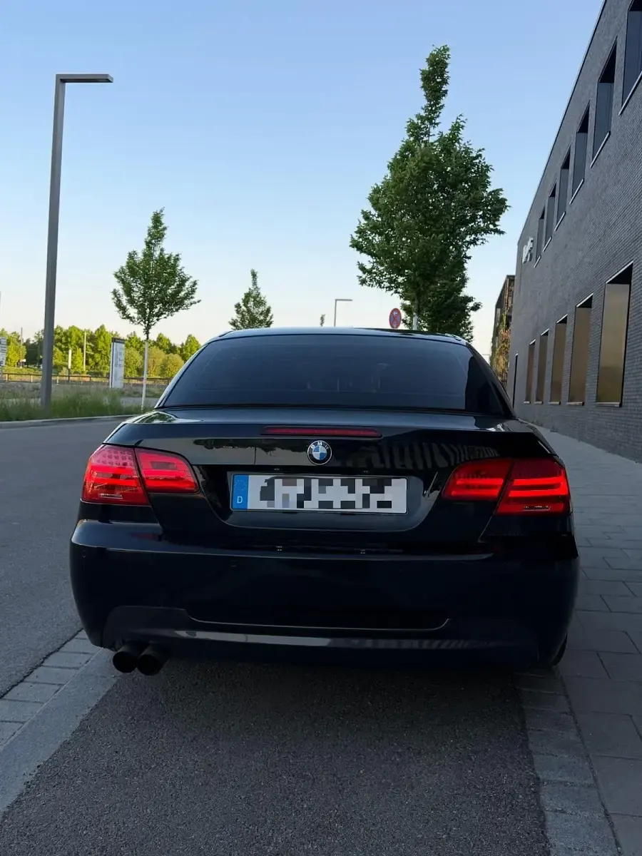 Gebraucht BMW 325 Cabriolet M Sport 218 PS (160 kW) 2011 Schwarz Cabrio