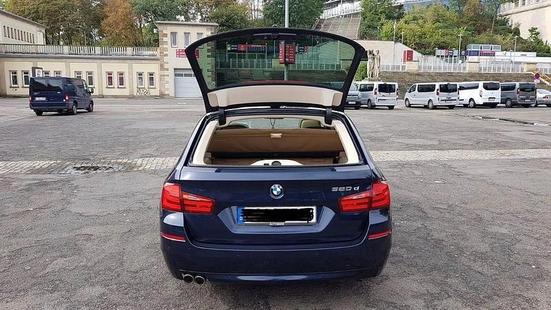 Gebraucht BMW 520 184 PS (135 kW) 2012 Blau Kombi