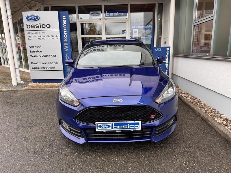 Gebraucht Ford Focus ST 250 PS (183 kW) 2017 Indicblau metallic (blau) Kombi