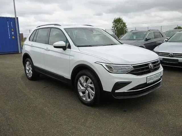 Gebraucht VW Tiguan Life 200 PS (147 kW) 2023 Weiß SUV