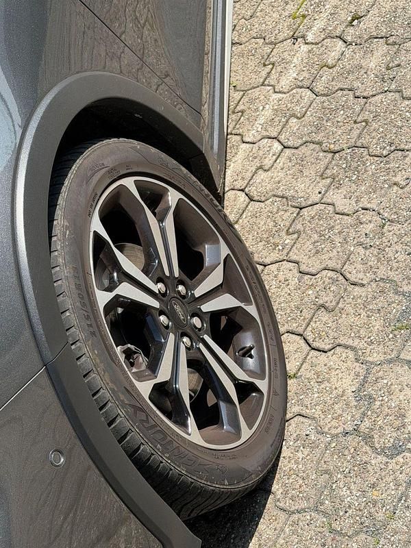 Usata Ford Focus Active 182 CV (133 kW) 2019 Grigio Station wagon