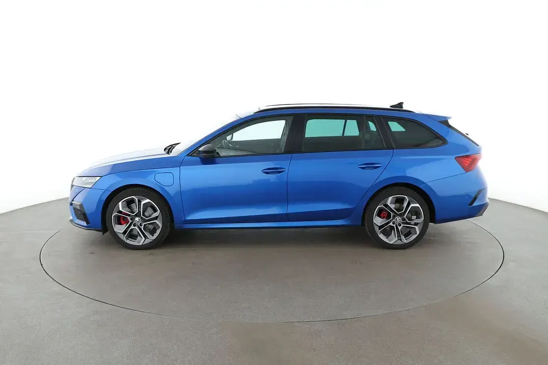 Gebraucht Skoda Octavia First Edition 245 PS (180 kW) 2020 Blau Kombi