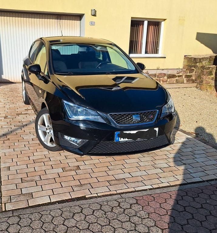 Schwarz Gebraucht 2015 Seat Ibiza FR Limousine | 5.999 € (Fairer Preis) - Bild 1/4