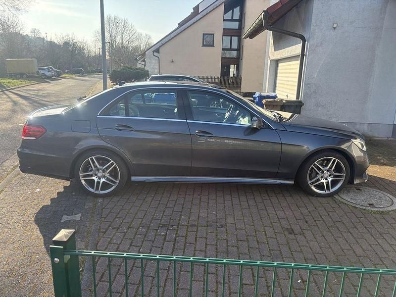 Gebraucht Mercedes E400 Edition 333 PS (244 kW) 2015 Grau Limousine