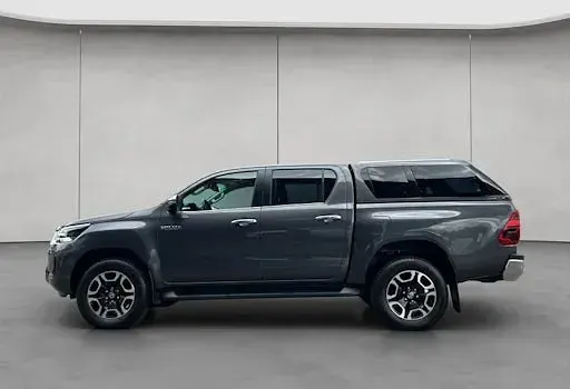 Gebraucht Toyota HiLux Executive 204 PS (150 kW) 2022 Marlingrau metallic Pickup