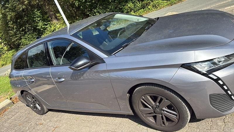 Gebraucht Peugeot 308 Active 131 PS (96 kW) 2022 Grau Kombi