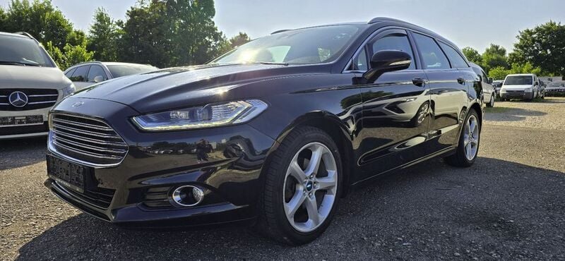 Schwarz Gebraucht 2017 Ford Mondeo Titanium Limousine | 7.890 € - Bild 1/4