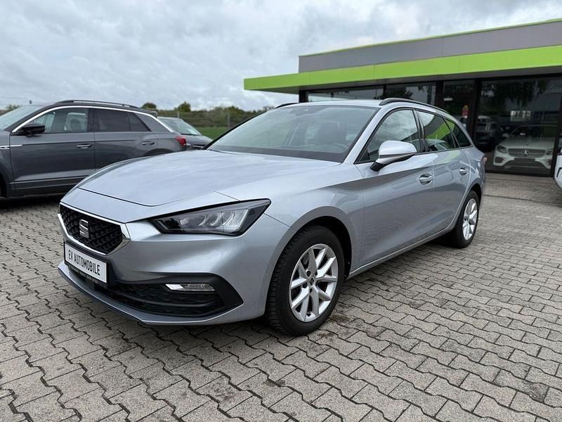 Silber Gebraucht 2022 Seat Leon Style Limousine | 20.900 € (Guter Preis) - Bild 1/4