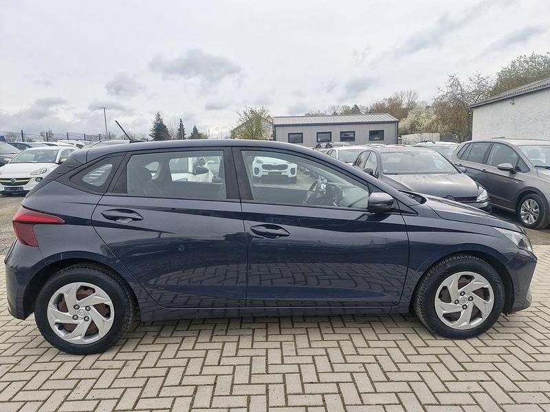 Gebraucht Hyundai i20 Select 101 PS (74 kW) 2020 Grau Kleinwagen